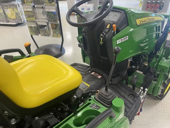 Image of John Deere 1023E equipment image 4