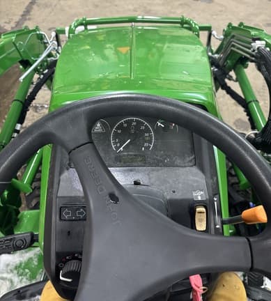 Image of John Deere 1023E equipment image 4