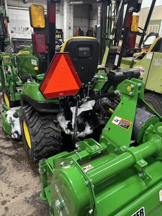 Image of John Deere 1023E equipment image 3