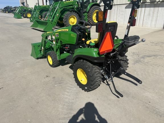 Image of John Deere 1023E equipment image 2