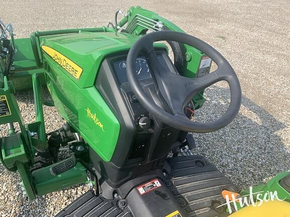 Image of John Deere 1023E equipment image 4
