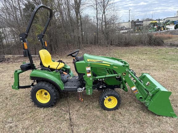 Image of John Deere 1023E equipment image 1