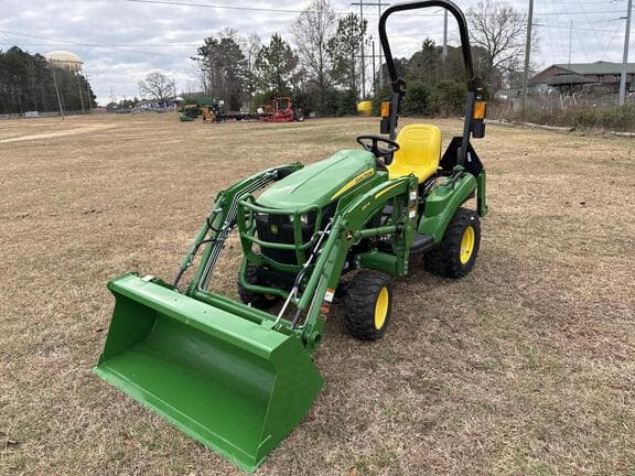 Image of John Deere 1023E equipment image 2