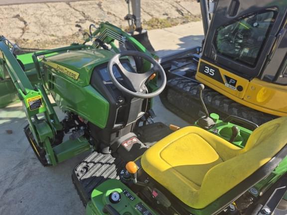 Image of John Deere 1023E equipment image 3
