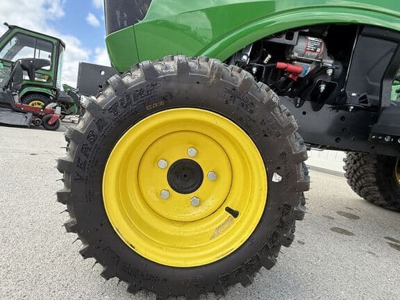 Image of John Deere 1023E equipment image 4