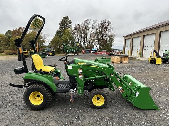 Image of John Deere 1023E equipment image 2