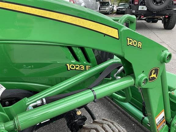 Image of John Deere 1023E equipment image 3