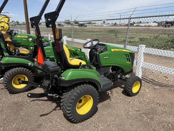 Image of John Deere 1023E equipment image 4