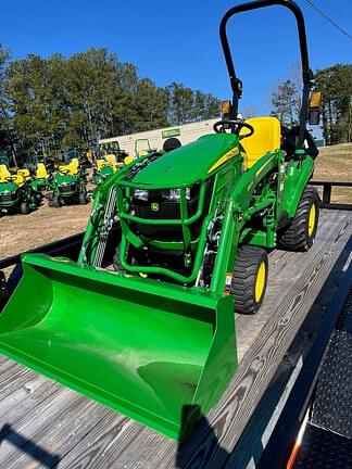 Image of John Deere 1023E equipment image 2