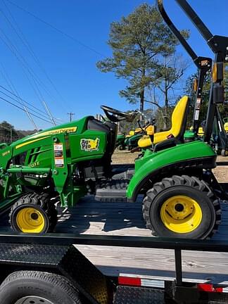 Image of John Deere 1023E equipment image 3