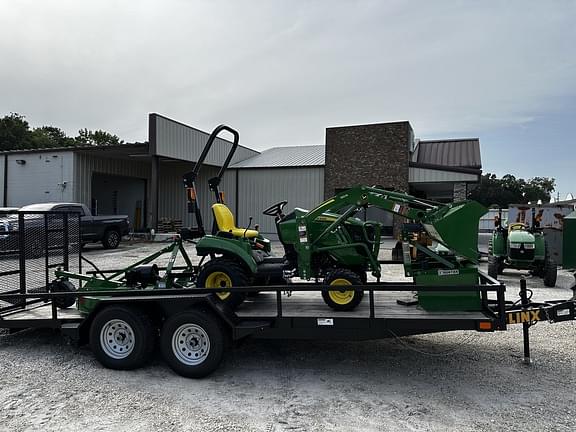 Image of John Deere 1023E equipment image 4