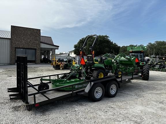 Image of John Deere 1023E equipment image 3