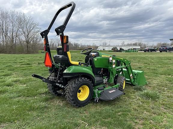 Image of John Deere 1023E equipment image 4