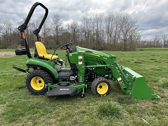 Image of John Deere 1023E equipment image 3