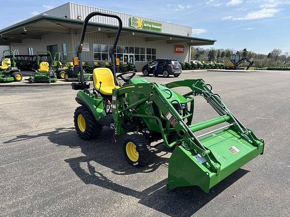 Image of John Deere 1023E equipment image 4