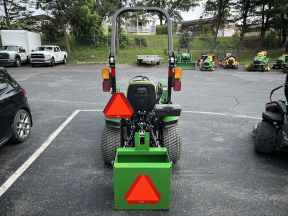 Image of John Deere 1023E equipment image 4