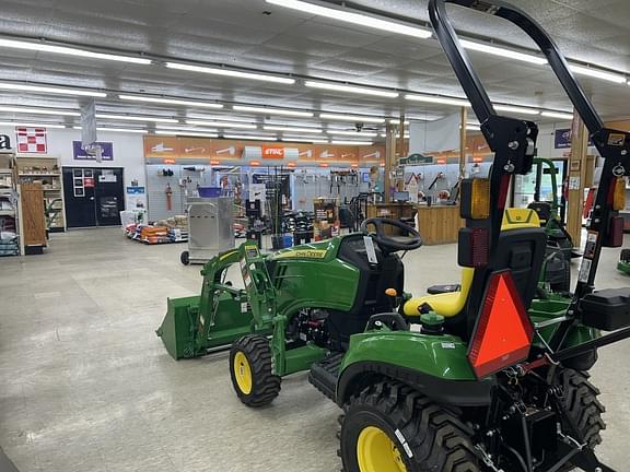 Image of John Deere 1023E equipment image 2