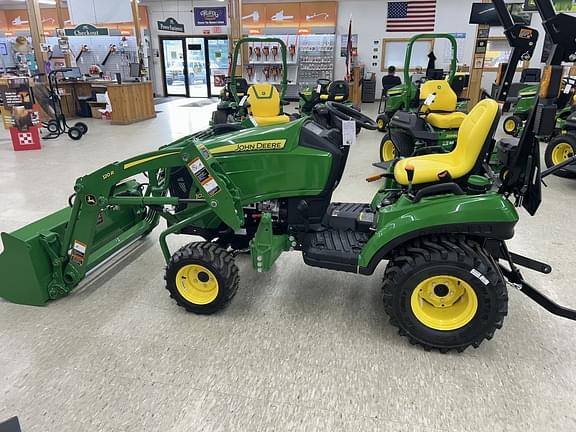 Image of John Deere 1023E equipment image 1