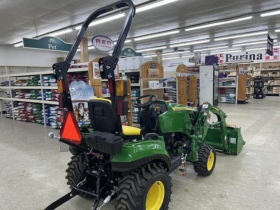 Image of John Deere 1023E equipment image 4