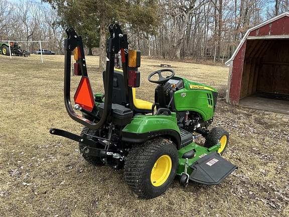 Image of John Deere 1023E equipment image 3