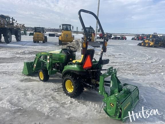 Image of John Deere 1023E equipment image 4