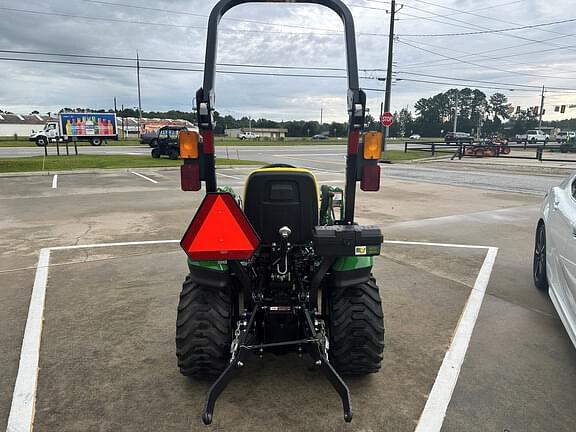 Image of John Deere 1023E equipment image 4