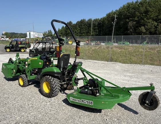Image of John Deere 1023E equipment image 2