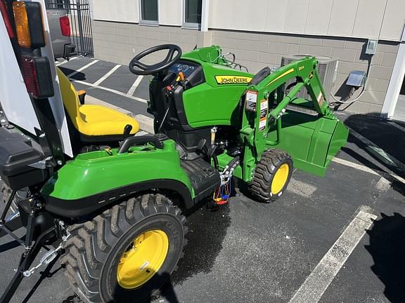 Image of John Deere 1023E equipment image 4