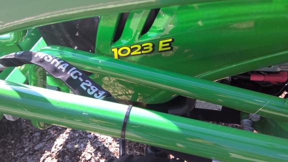 Image of John Deere 1023E equipment image 3