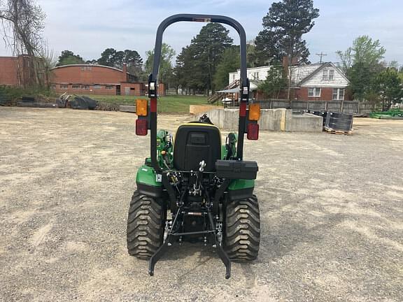 Image of John Deere 1023E equipment image 4