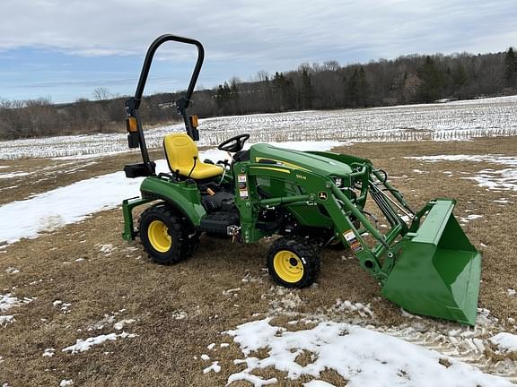 Image of John Deere 1023E equipment image 4
