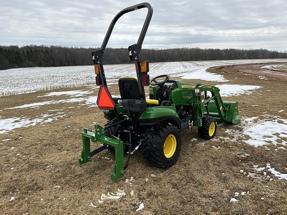 Image of John Deere 1023E equipment image 2