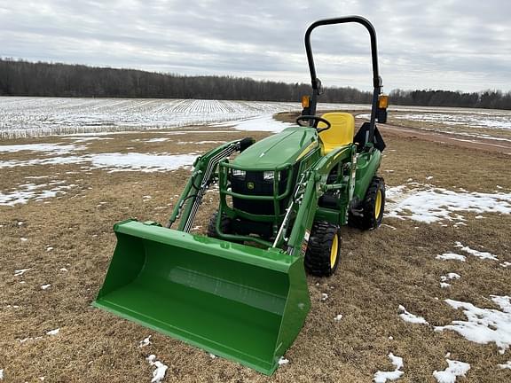 Image of John Deere 1023E equipment image 1