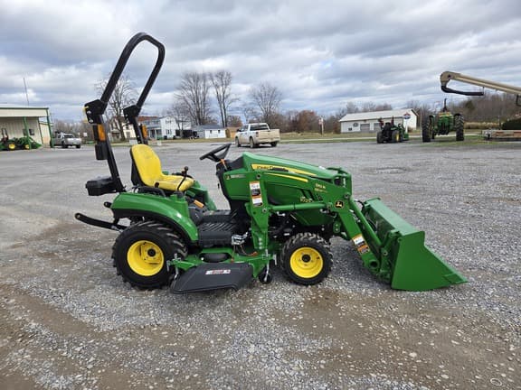 Image of John Deere 1023E equipment image 3