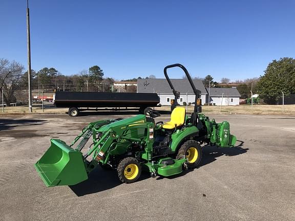 Image of John Deere 1023E equipment image 2