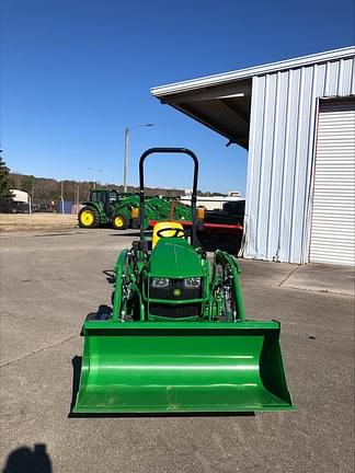 Image of John Deere 1023E equipment image 3