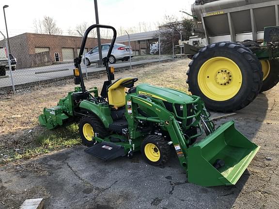 Image of John Deere 1023E equipment image 4