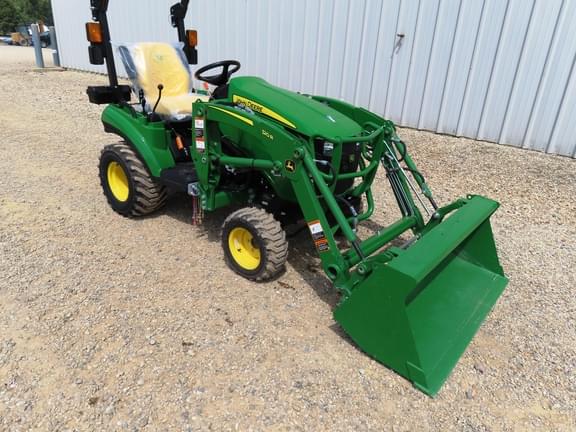 Image of John Deere 1023E equipment image 2