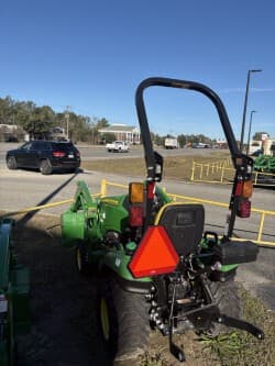 Image of John Deere 1023E equipment image 2