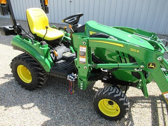 Image of John Deere 1023E equipment image 3