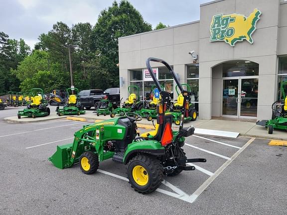 Image of John Deere 1023E equipment image 4