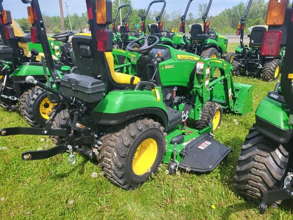 Image of John Deere 1023E equipment image 3