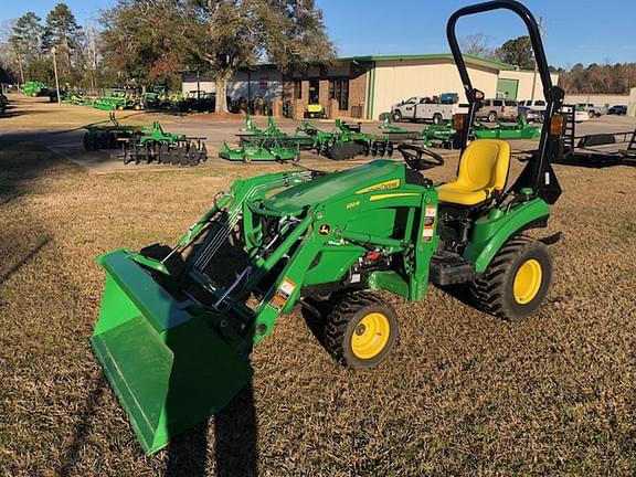 Image of John Deere 1023E equipment image 2