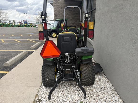 Image of John Deere 1023E equipment image 4