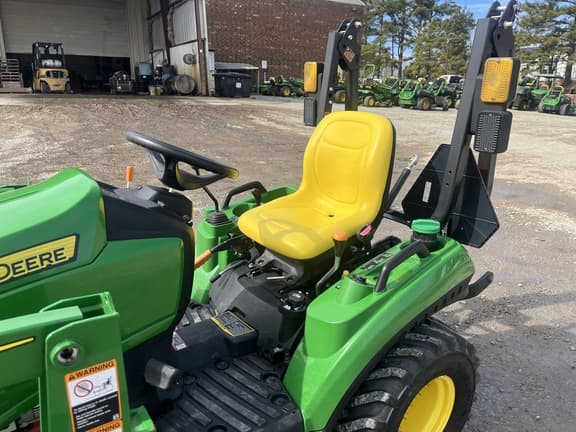 Image of John Deere 1023E equipment image 4