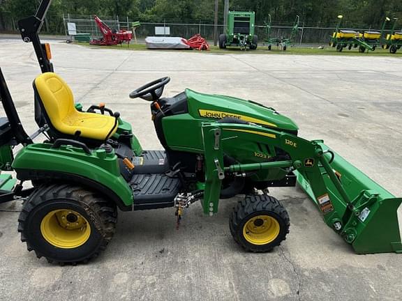 Image of John Deere 1023E equipment image 3