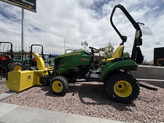 Image of John Deere 1023E equipment image 2