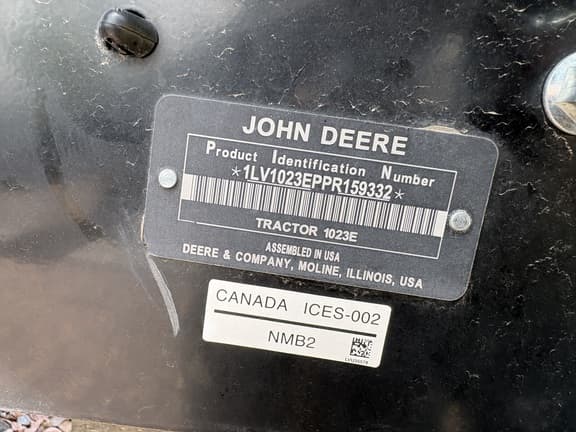 Image of John Deere 1023E equipment image 4