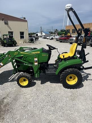 Image of John Deere 1023E equipment image 2