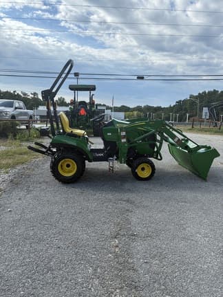 Image of John Deere 1023E equipment image 3